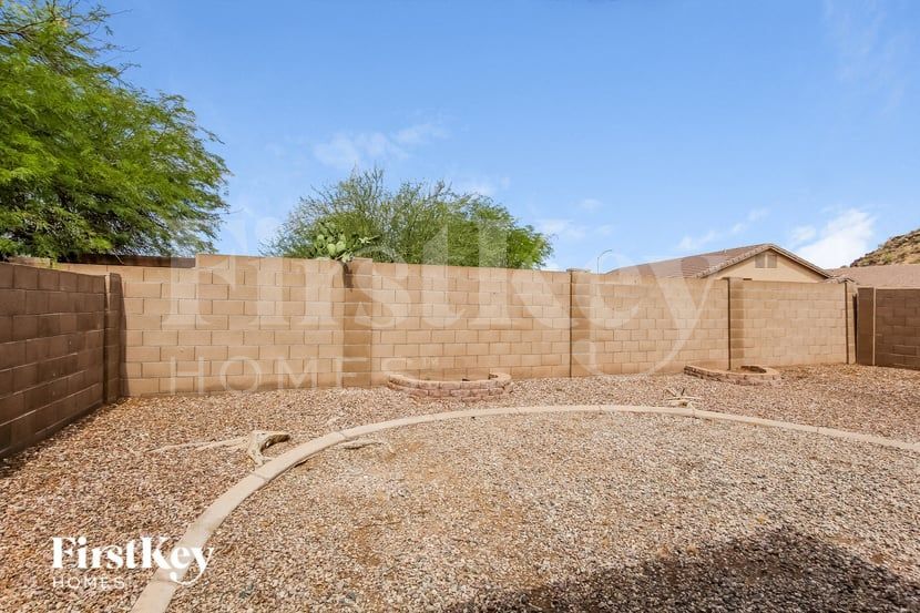 Building Photo - 1110 N 89th St