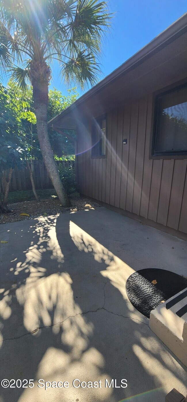 Building Photo - 1580 S Atlantic Ave