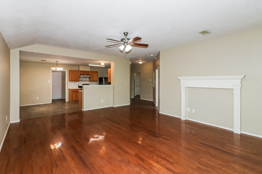 Building Photo - 6618 Sutton Meadows Dr