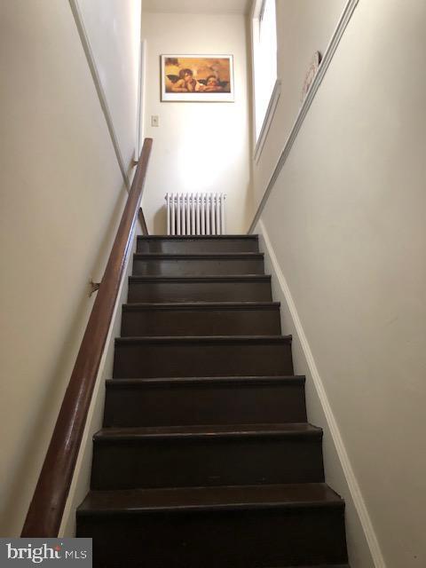 Building Photo - 373 E Butler Ave