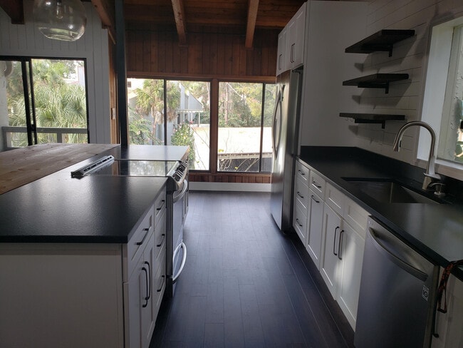 Building Photo - Longwood (The Springs) - 2 Bedroom, 1 Bathroom - $1,795.00