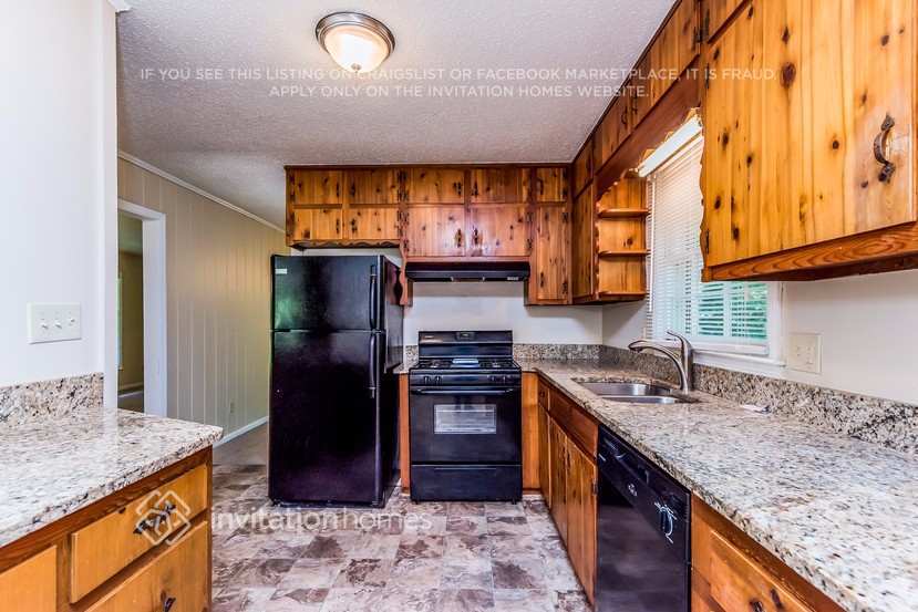 Building Photo - 2905 Piedmont Dr