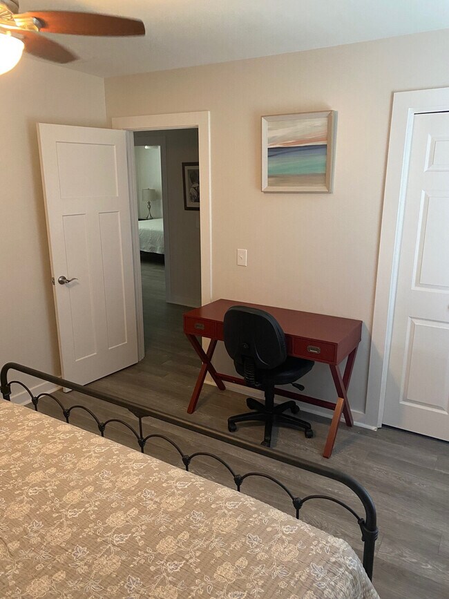 Building Photo - 1565 Pinebreeze Dr