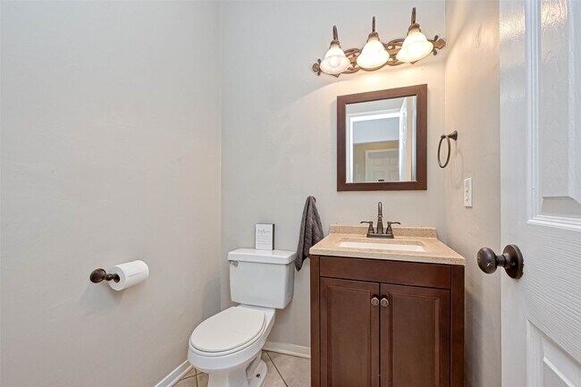 Building Photo - 11011 Sprucedale Ct