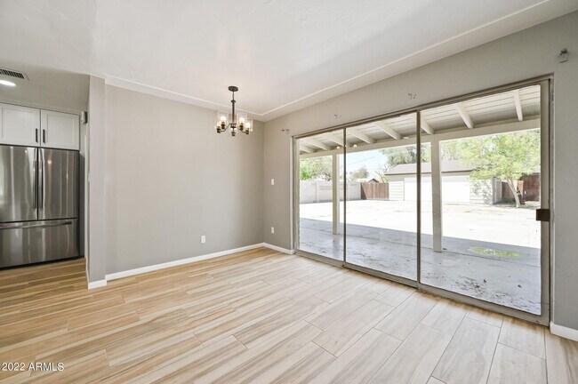 Building Photo - 1226 W Rancho Dr