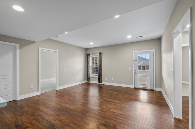 Building Photo - 145 Summerfield Way