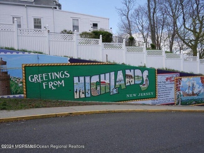 Building Photo - 330 Shore Dr