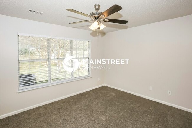 Building Photo - 3 Bedroom Pet-Friendly Home in Indian Trai...