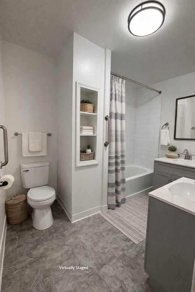 Building Photo - 933 1/2-933 1/2 W Wayne St