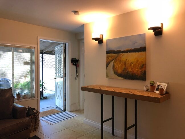 Building Photo - 507 Addison Ave