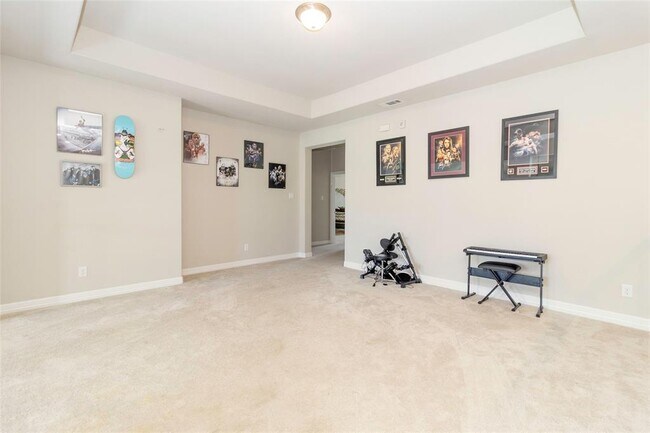 Building Photo - 3010 Flora Manor Dr