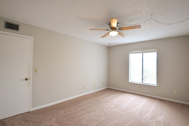 Building Photo - $500 OFF 1 Month's Rent! Beautiful 2 Bed 2...