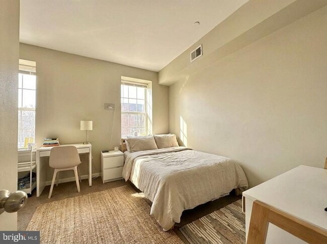 Building Photo - 1842 N Bouvier St