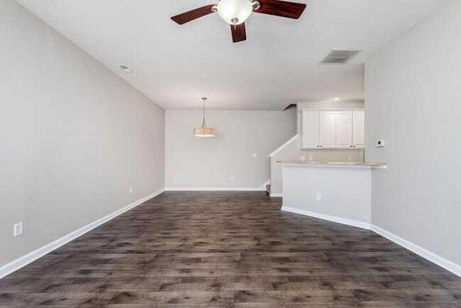 Building Photo - Beautiful town home in the quiet Towne Park community!!