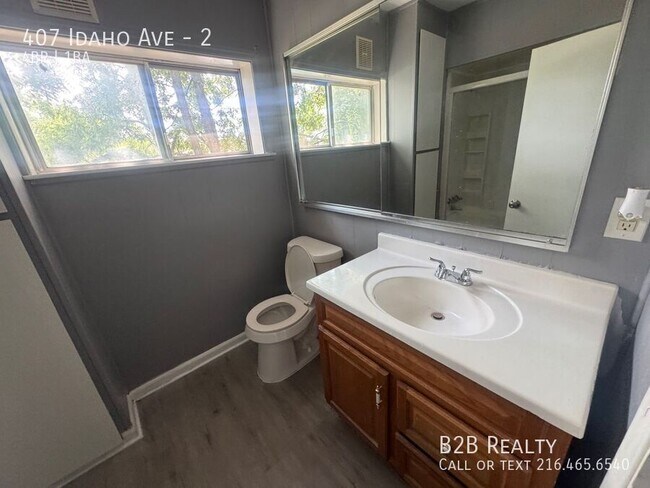 Building Photo - 407 Idaho Ave
