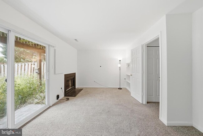 Building Photo - 46733 Woodmint Terrace