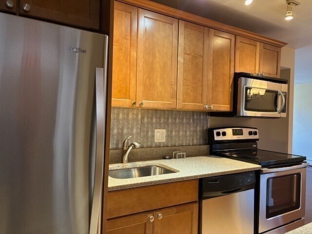 Building Photo - 53 Melrose St