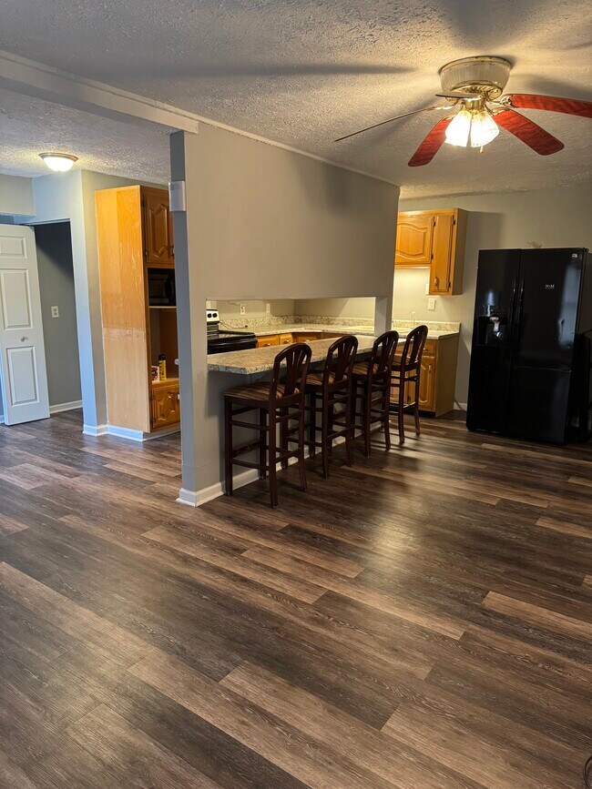 Building Photo - 1018 Drewwood Ct