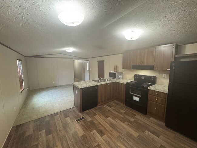 Building Photo - 4773 Lord Rd