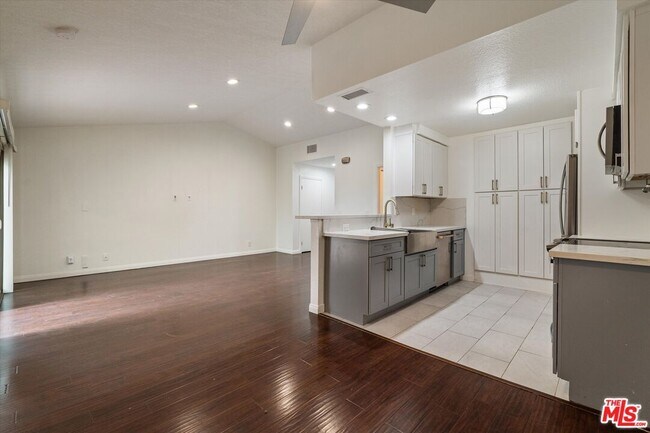 Building Photo - 3802 Dunford Ln