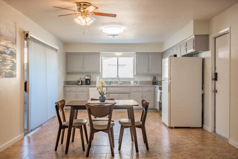 Building Photo - 4225 Parkwood Ct