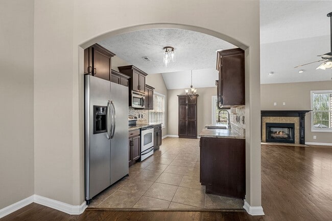 Building Photo - Four Bedroom with Pool in Fields of Northm...