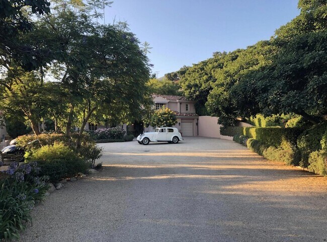 Building Photo - 3756 Foothill Rd