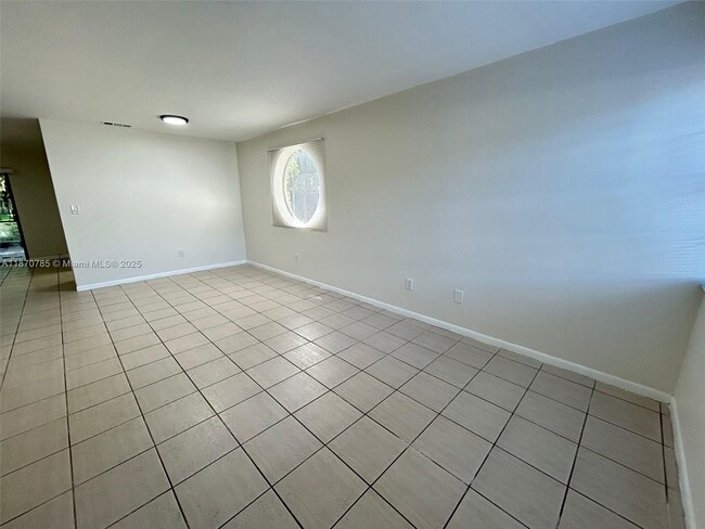 Building Photo - 11047 SW 154th Ct
