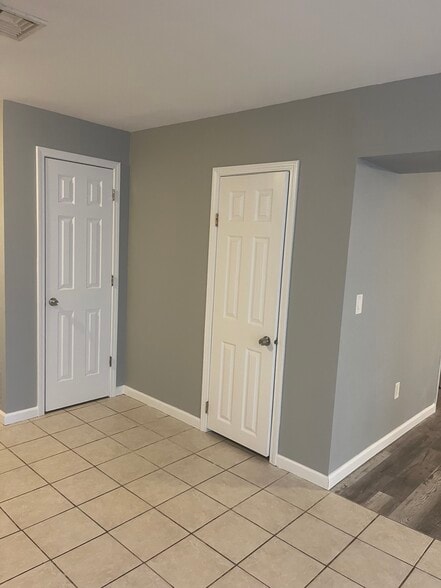 Building Photo - 316 Myers Corners Rd