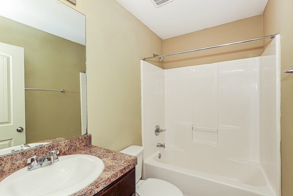 Building Photo - 498 Highland Falls Dr