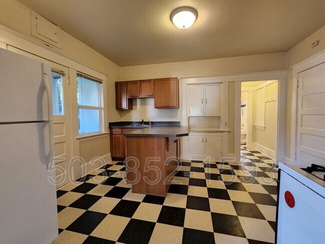 Building Photo - 3958 N Albina Ave