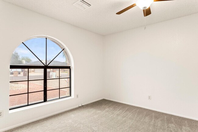 Building Photo - 7309 W Canterbury Dr