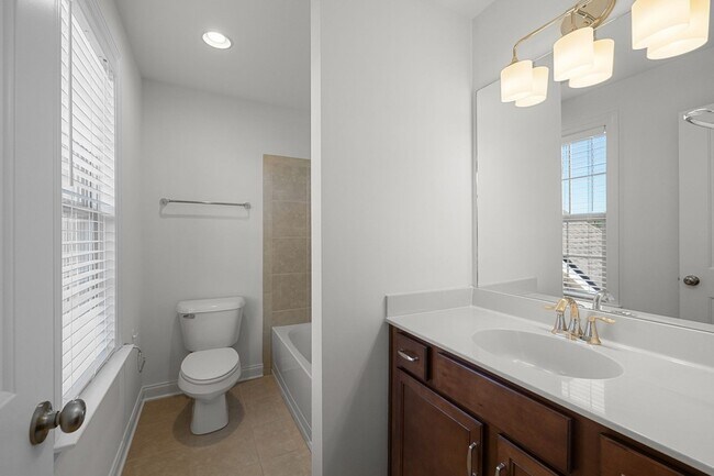 Building Photo - 4155 Old Light Cir