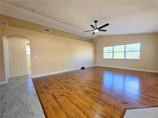 Building Photo - 1625 N Gator Cir