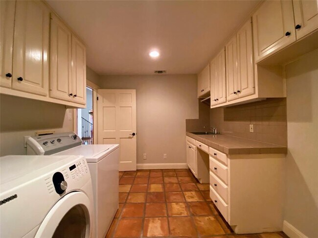 Building Photo - 13 Swiftwater Trail