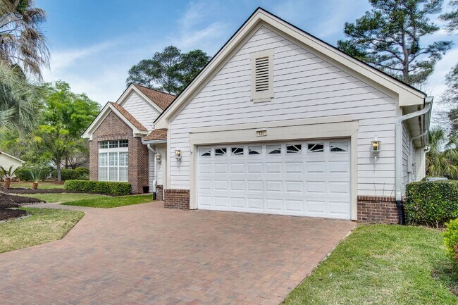 Building Photo - "Charming 3 Bed, 2.5 Bath Rental in Blufft...