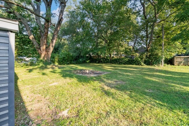 Building Photo - Modern 2 Bed | 1 Bath Home