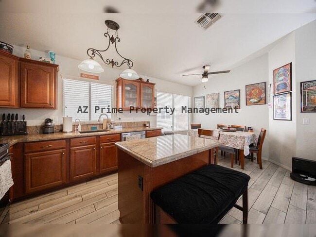 Building Photo - 15614 N 34th St