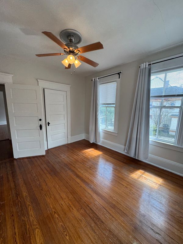 Building Photo - 2040 N Laura St