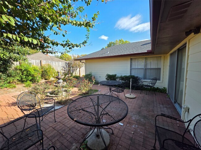 Building Photo - 12830 Careywood Dr