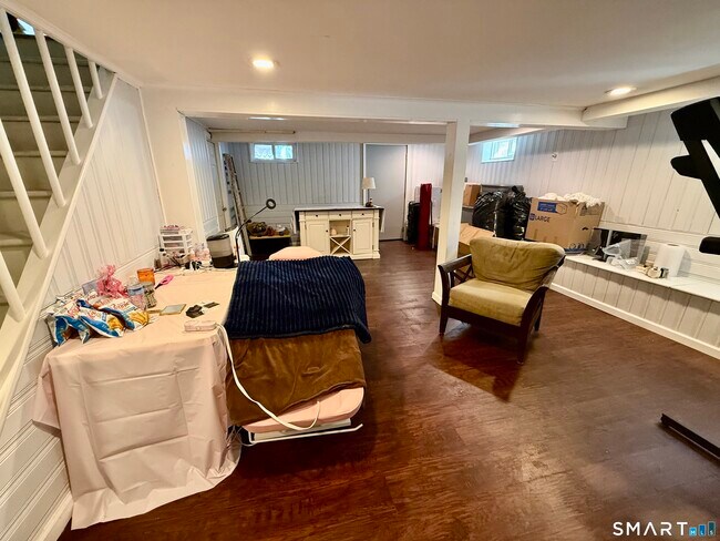 Building Photo - 177 Montowese Ave