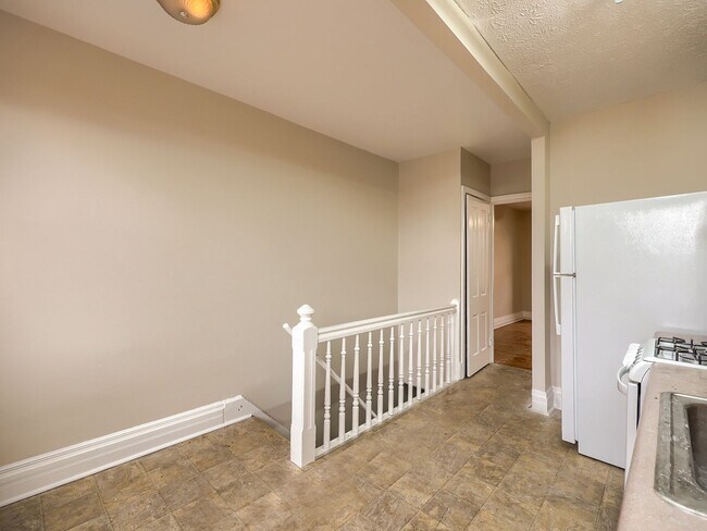 Building Photo - 203 Hamilton St