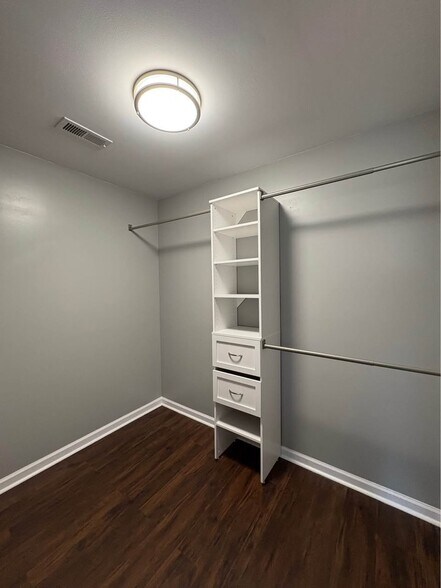 Building Photo - 127 Tine Ln