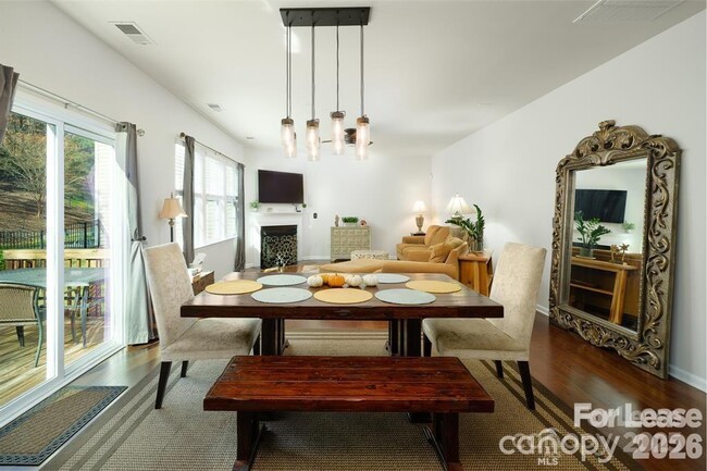 Building Photo - 10745 Sapphire Trail