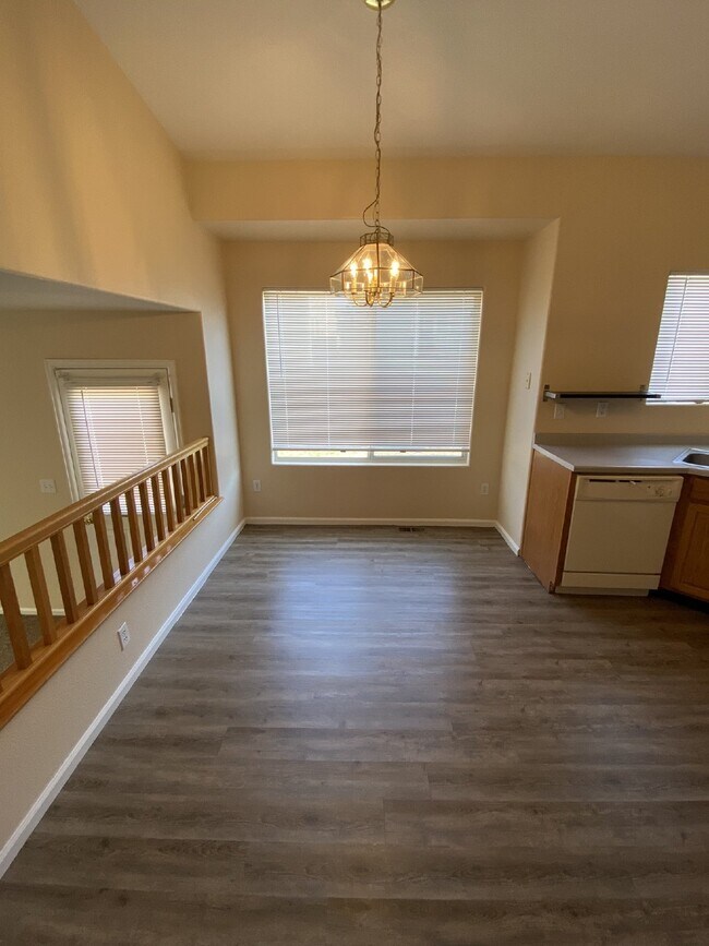 Building Photo - DON'T MISS!! 3BD/2BA Single Family Home in Parker, Water & Mowing Included!!!!