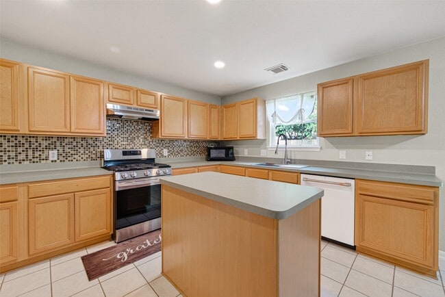 Building Photo - 3934 Brook Garden Ln