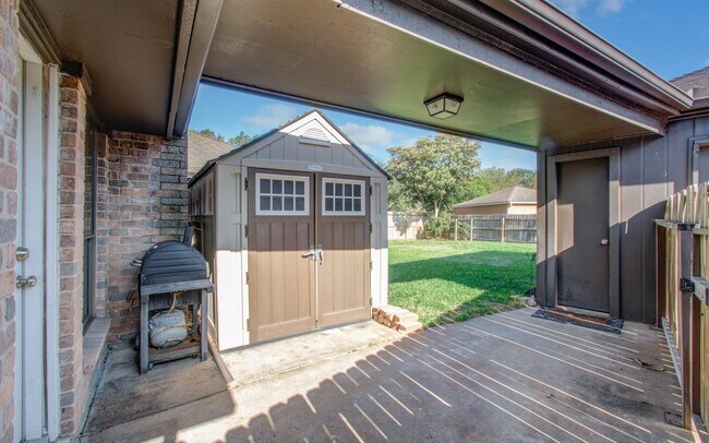 Building Photo - 2707 Planters St