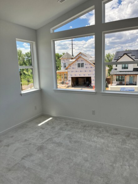 Building Photo - 928 St Andrews Ln