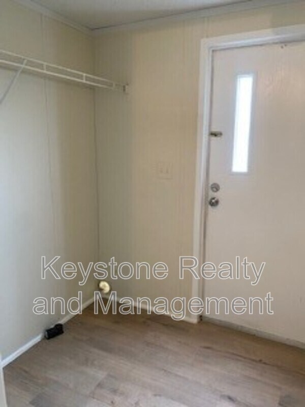 Building Photo - 141 Mace Ln