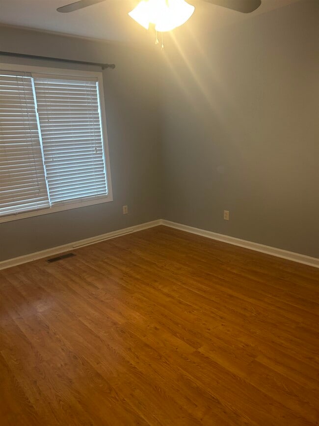 Building Photo - 125 Joyce Dr